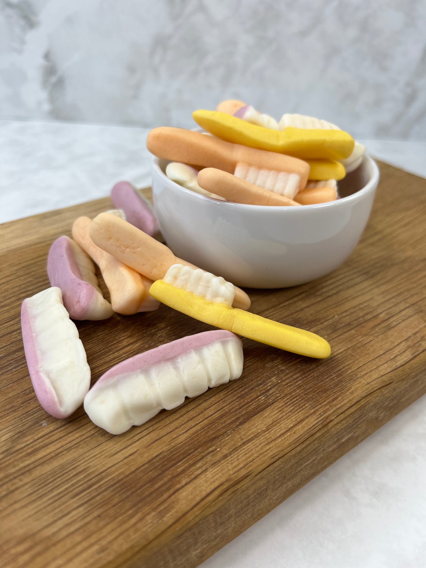 Giant Teeth & Toothbrush